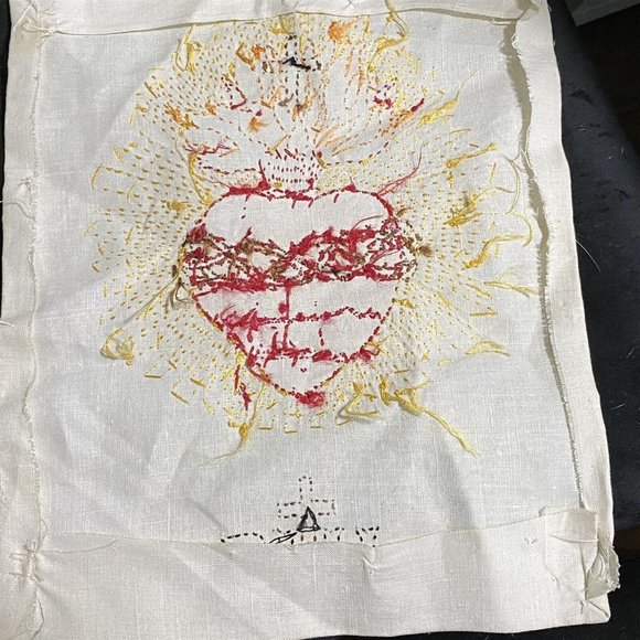 Vintage Sacred Heart IHS Embroidered Linen Piece - Picture 8 of 8